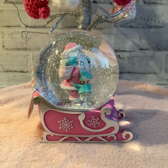SINCERELY SANTA Santa With Sled Water Globe - Picture 5 of 7